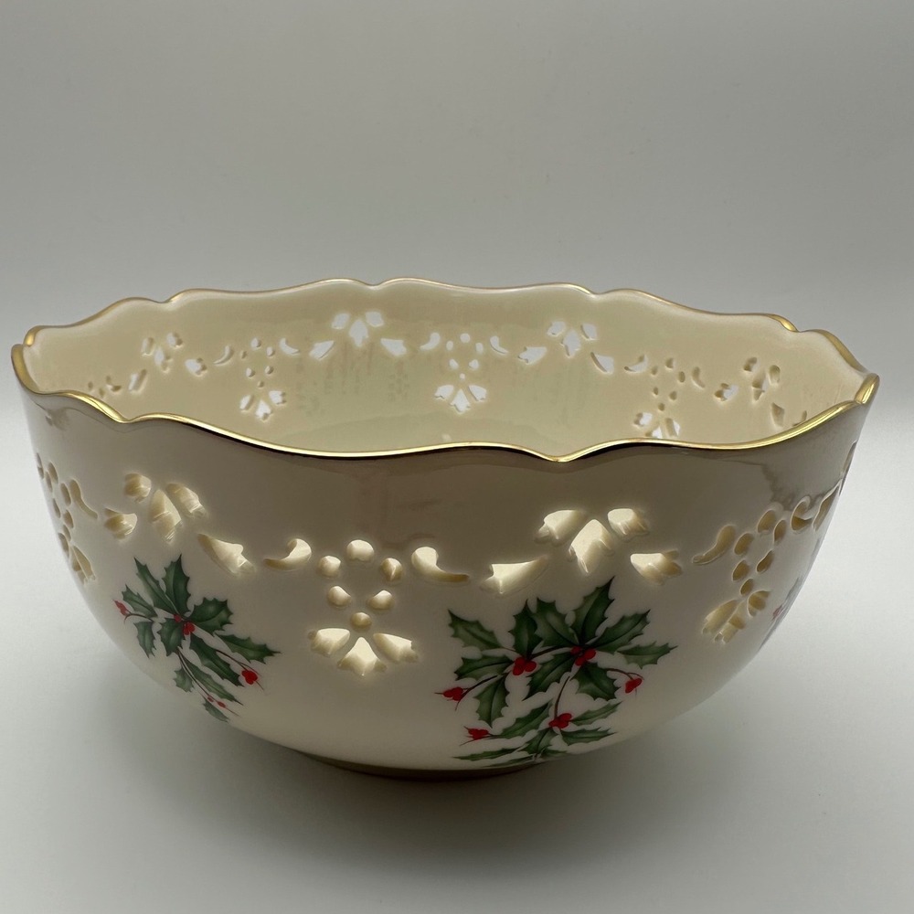 Lenox Holiday Pierced Bowl Ivory Bone China Holly Berry Gold Trim 6 Inch USA EUC